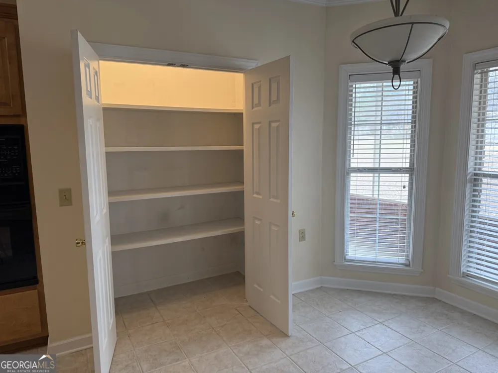 102 Oak CIR Glennville, GA 30427