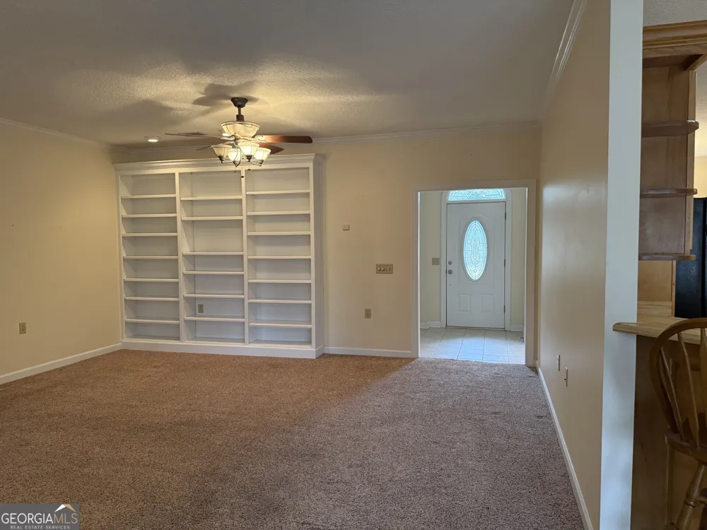 102 Oak CIR Glennville, GA 30427
