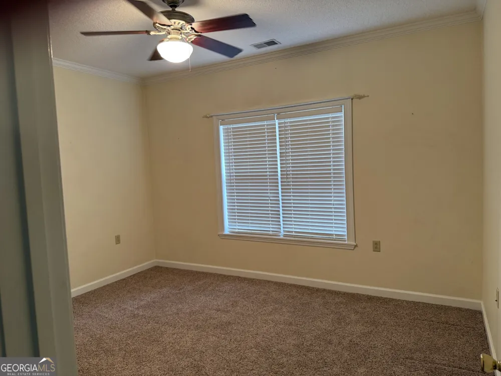 102 Oak CIR Glennville, GA 30427