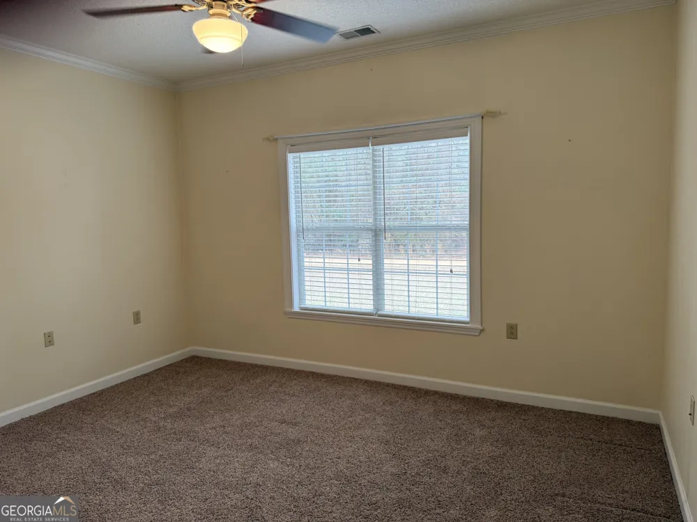 102 Oak CIR Glennville, GA 30427