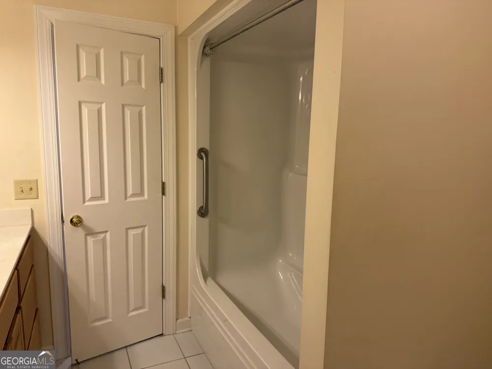 102 Oak CIR Glennville, GA 30427