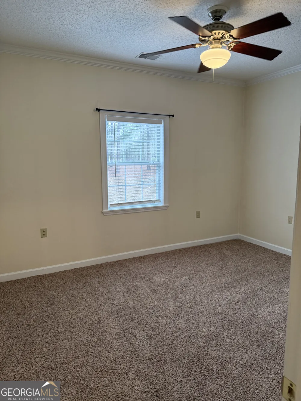 102 Oak CIR Glennville, GA 30427
