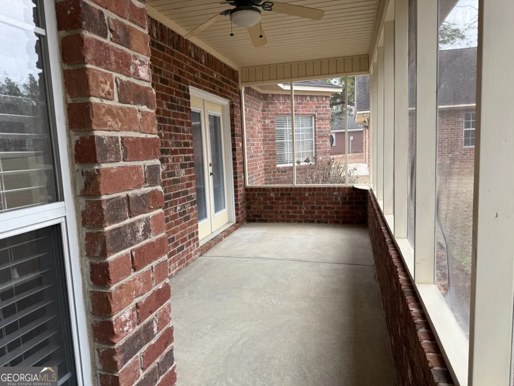 102 Oak CIR Glennville, GA 30427