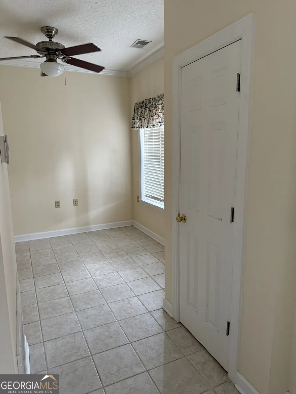 102 Oak CIR Glennville, GA 30427