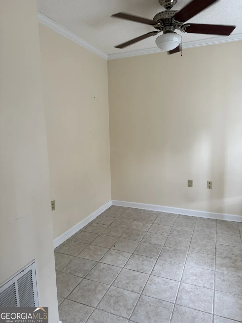 102 Oak CIR Glennville, GA 30427
