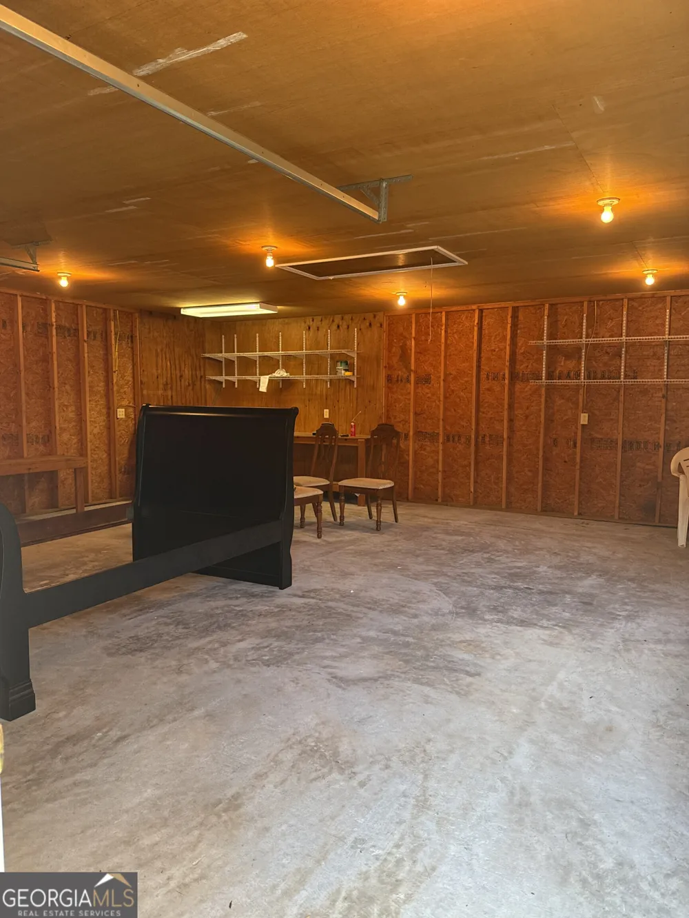 102 Oak CIR Glennville, GA 30427