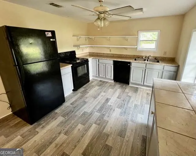 1716 Hatch PKWY N Baxley, GA 31513