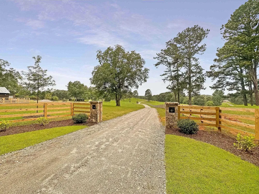 30 Farmstead LN Chattahoochee Hills, GA 30268