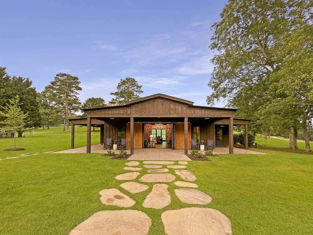30 Farmstead LN Chattahoochee Hills, GA 30268