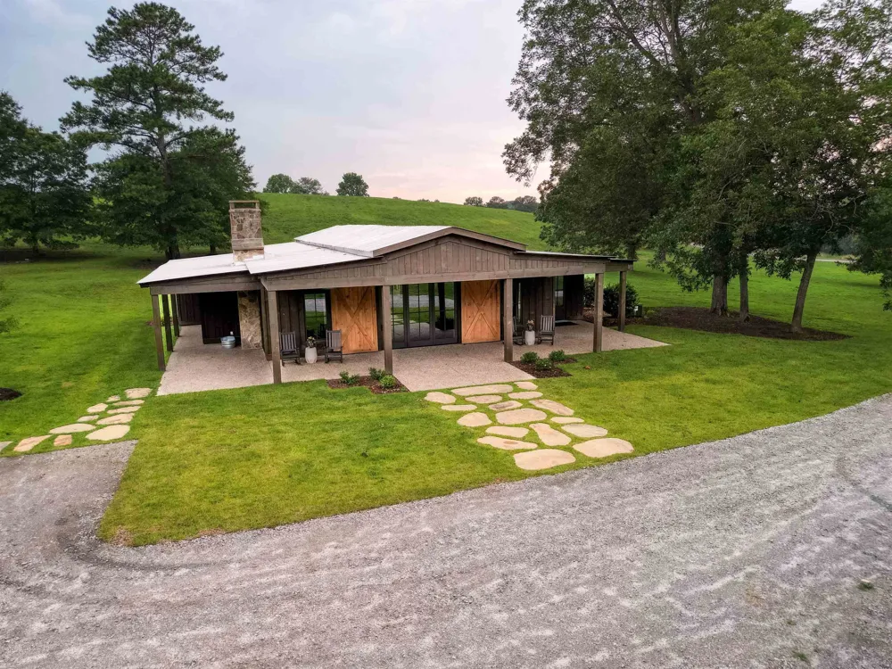 30 Farmstead LN Chattahoochee Hills, GA 30268