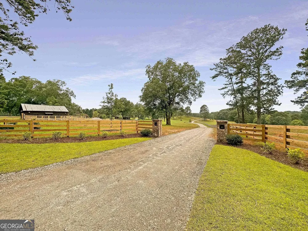 15 Farmstead LN Chattahoochee Hills, GA 30268