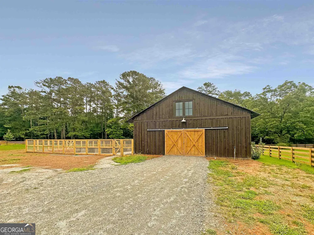 15 Farmstead LN Chattahoochee Hills, GA 30268