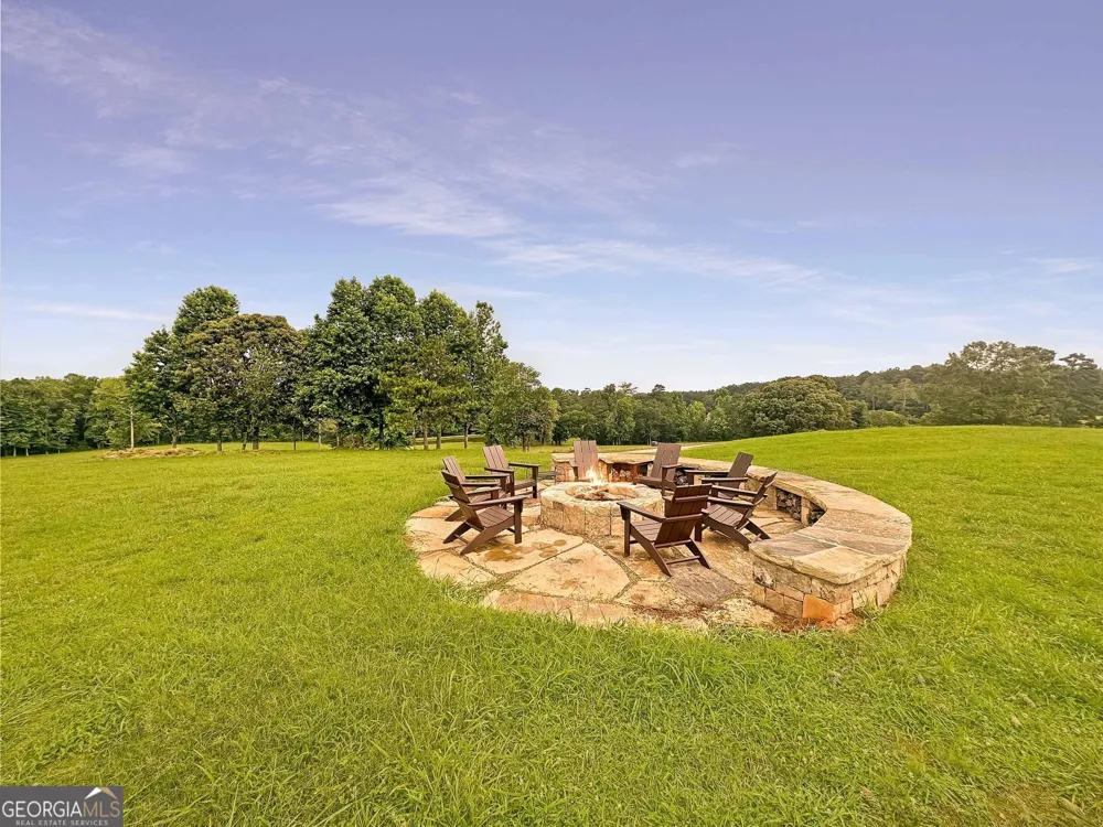 15 Farmstead LN Chattahoochee Hills, GA 30268