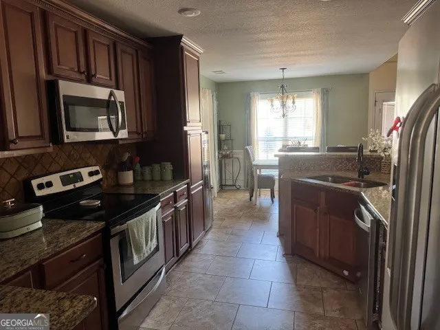 134 Delenn DR Lizella, GA 31052