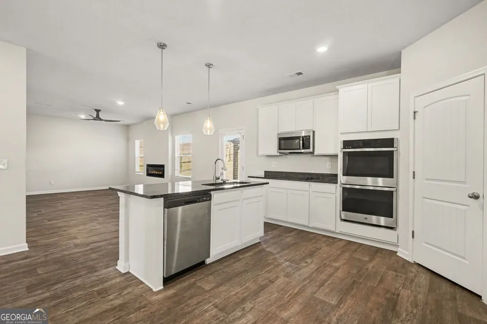 318 W Sandy Creek DR Covington, GA 30014