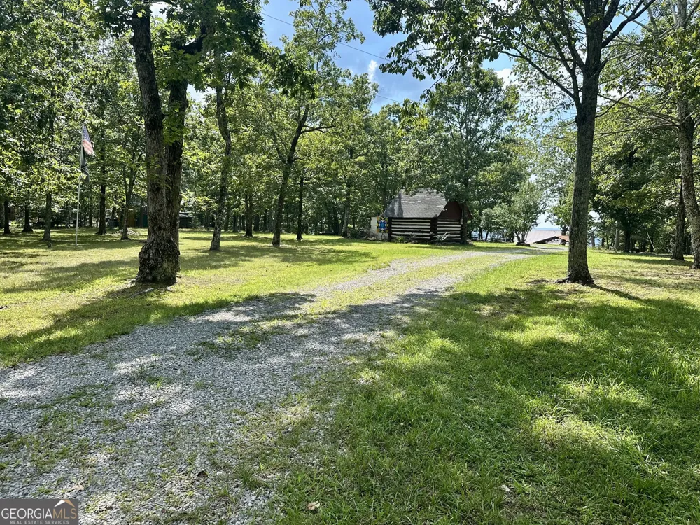 7896 Old State RD Menlo, GA 30731