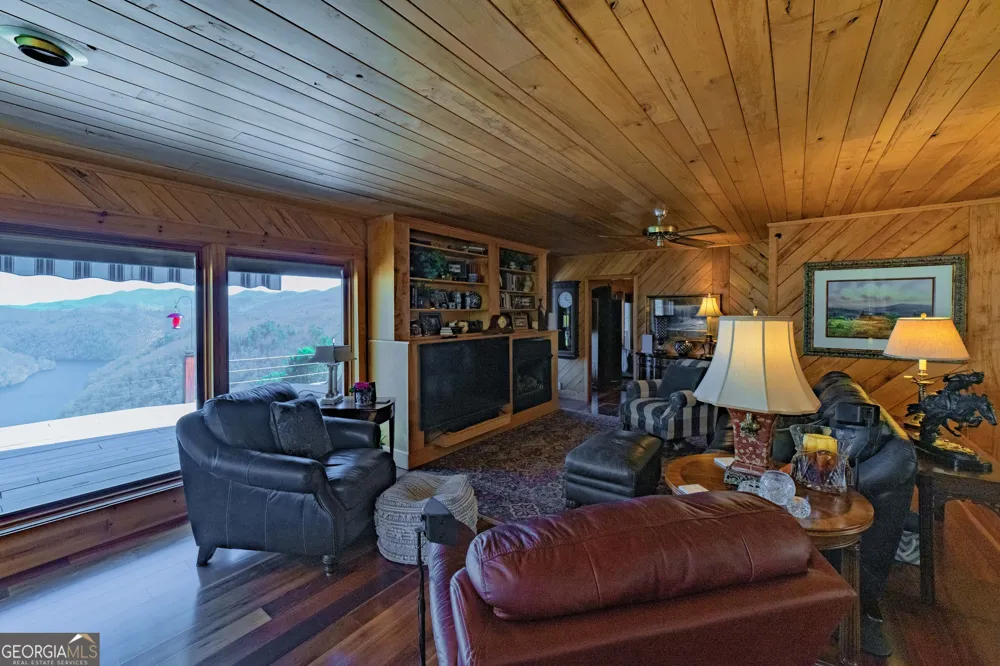 369 Deals Gap RD Robbinsville, NC 28771