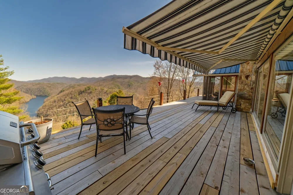 369 Deals Gap RD Robbinsville, NC 28771