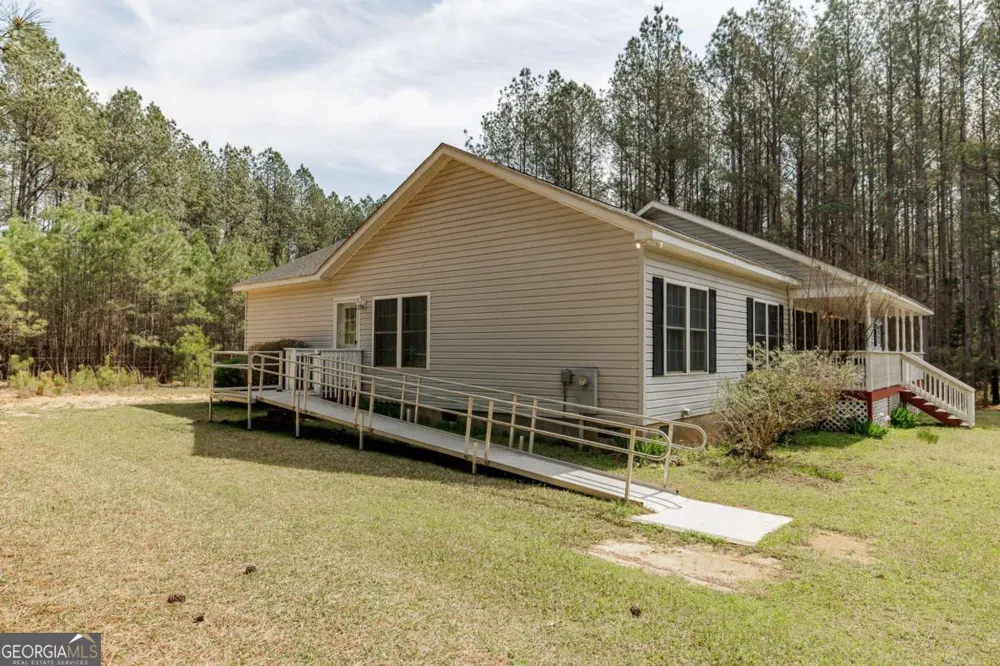 2970 Davids Home Church RD Comer, GA 30629
