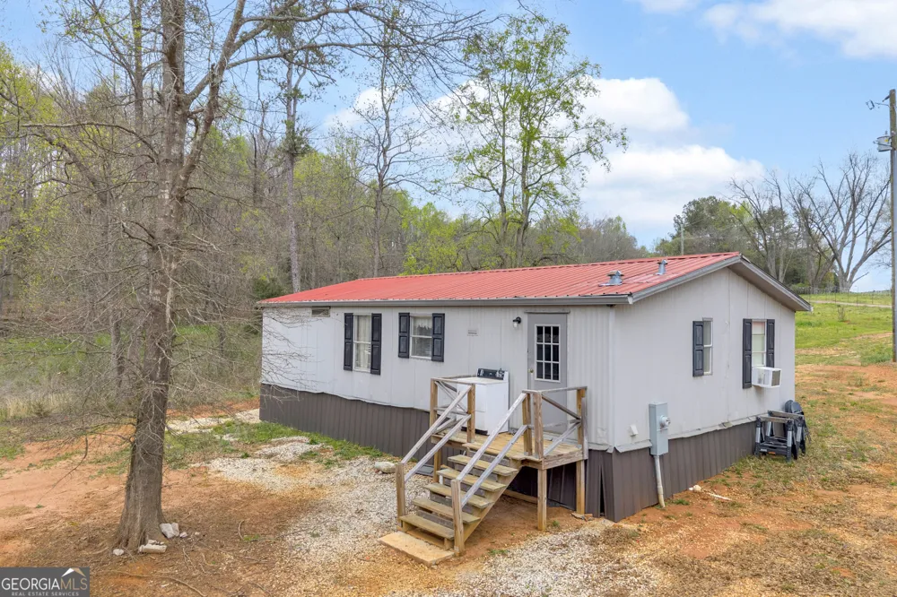 1934 Pleasant Hill RD Martin, GA 30557