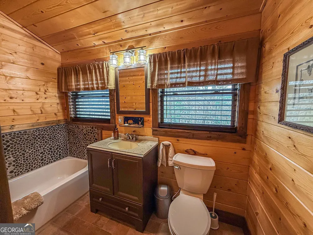 513 Coleman Heights Rabun Gap, GA 30568
