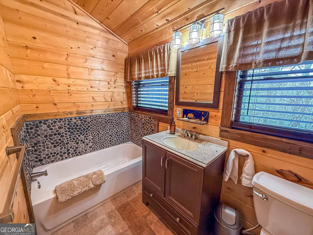 513 Coleman Heights Rabun Gap, GA 30568