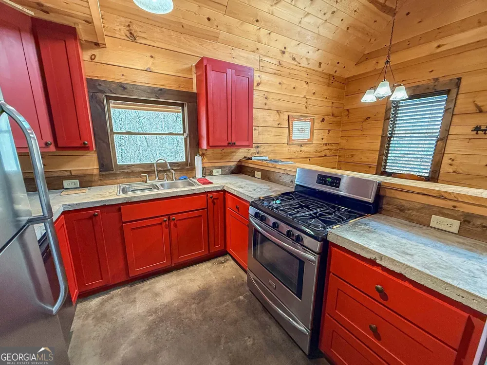 513 Coleman Heights Rabun Gap, GA 30568