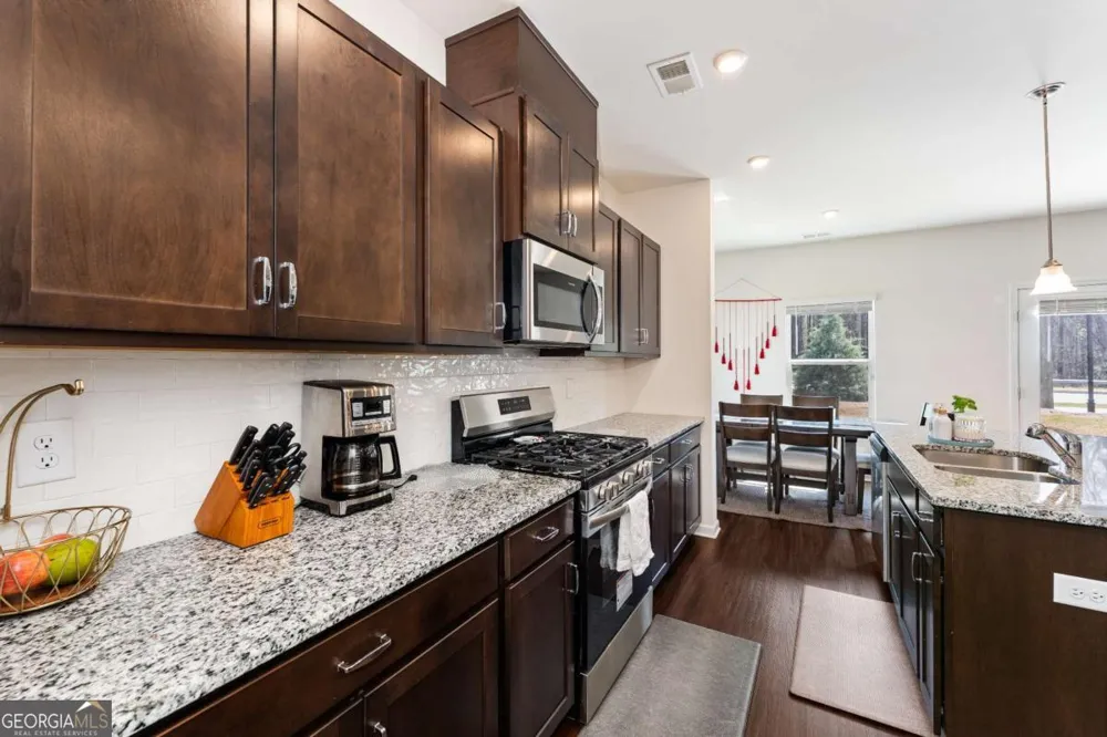 1114 Chastain DR Sugar Hill, GA 30518