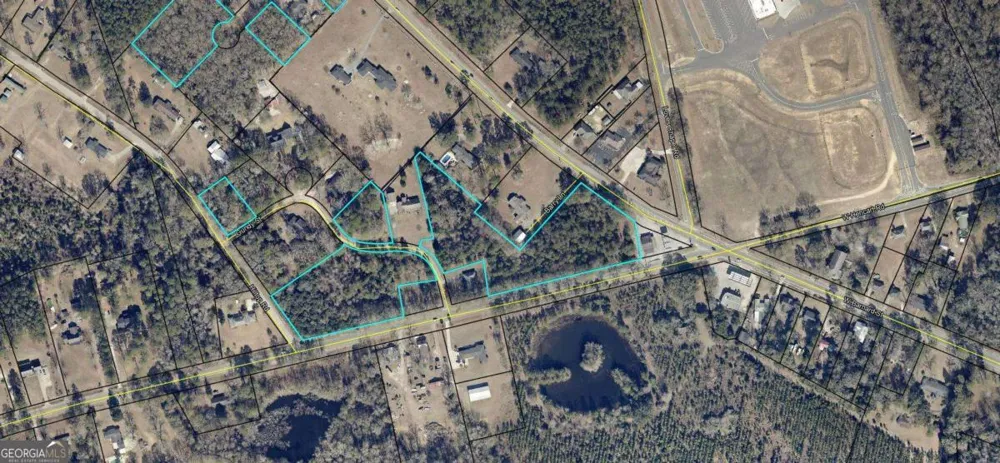 003 Gundy ST Glennville, GA 30427