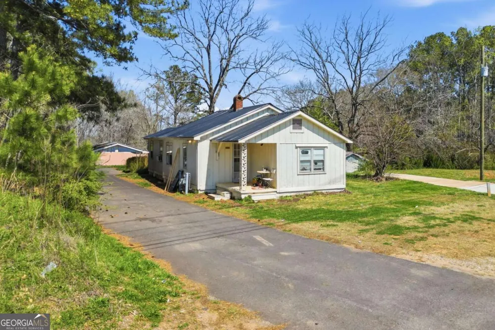 3823 Cumming HWY Canton, GA 30115