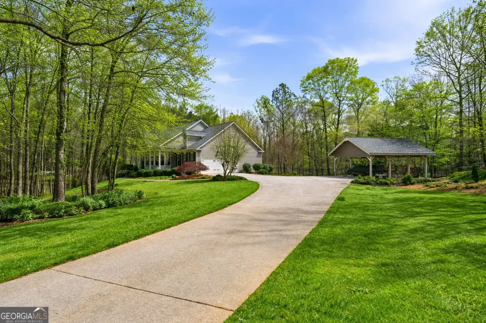 5522 Tyree RD Winston, GA 30187
