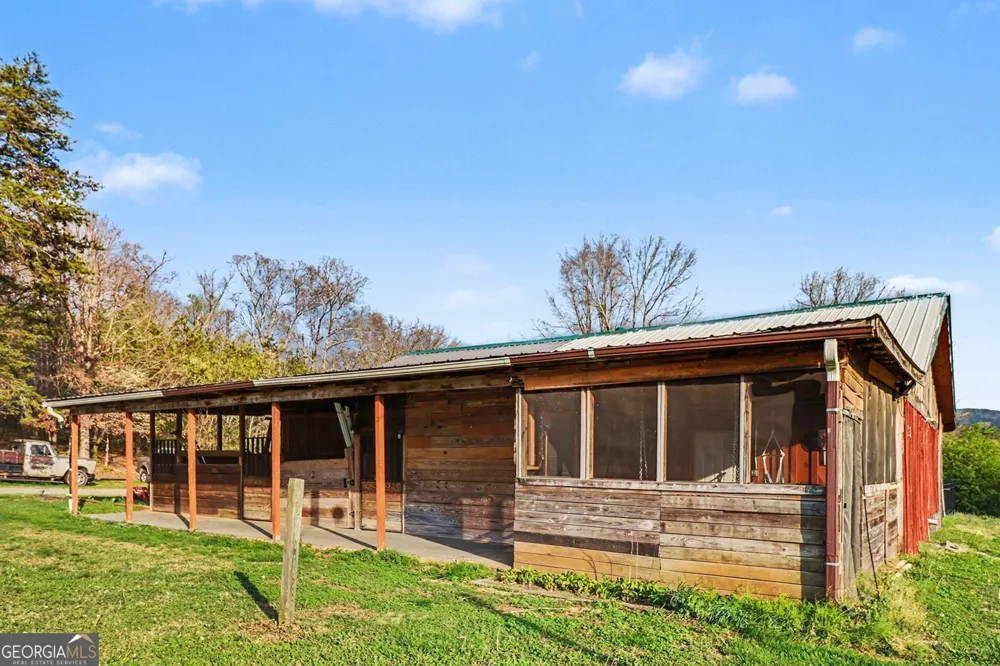 151 Sugar Hill RD NE Rydal, GA 30171