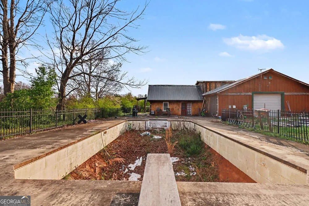 151 Sugar Hill RD NE Rydal, GA 30171