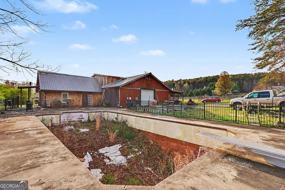 151 Sugar Hill RD NE Rydal, GA 30171