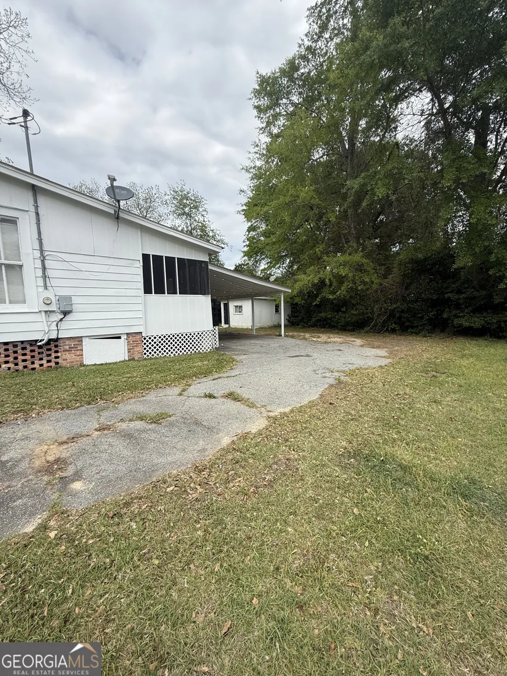 125 CREIGHTON Eastman, GA 31023