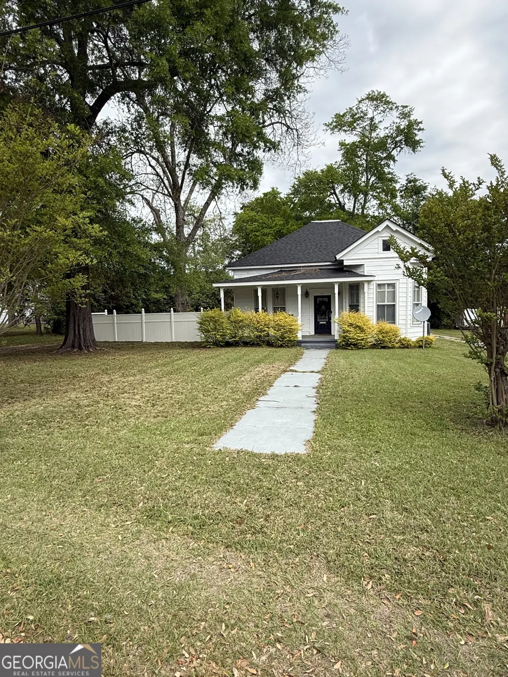 125 CREIGHTON Eastman, GA 31023
