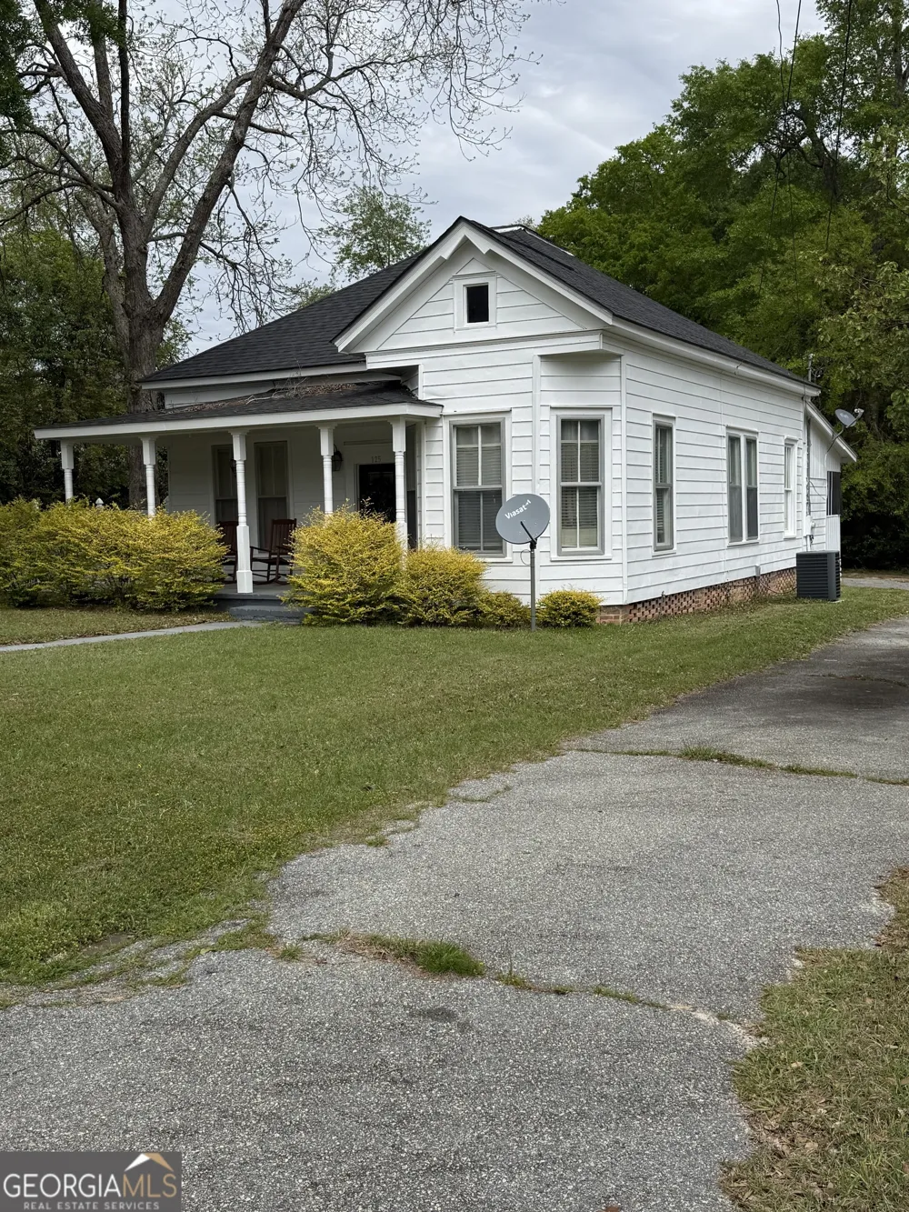 125 CREIGHTON Eastman, GA 31023