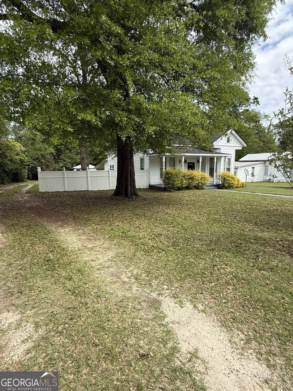 125 CREIGHTON Eastman, GA 31023
