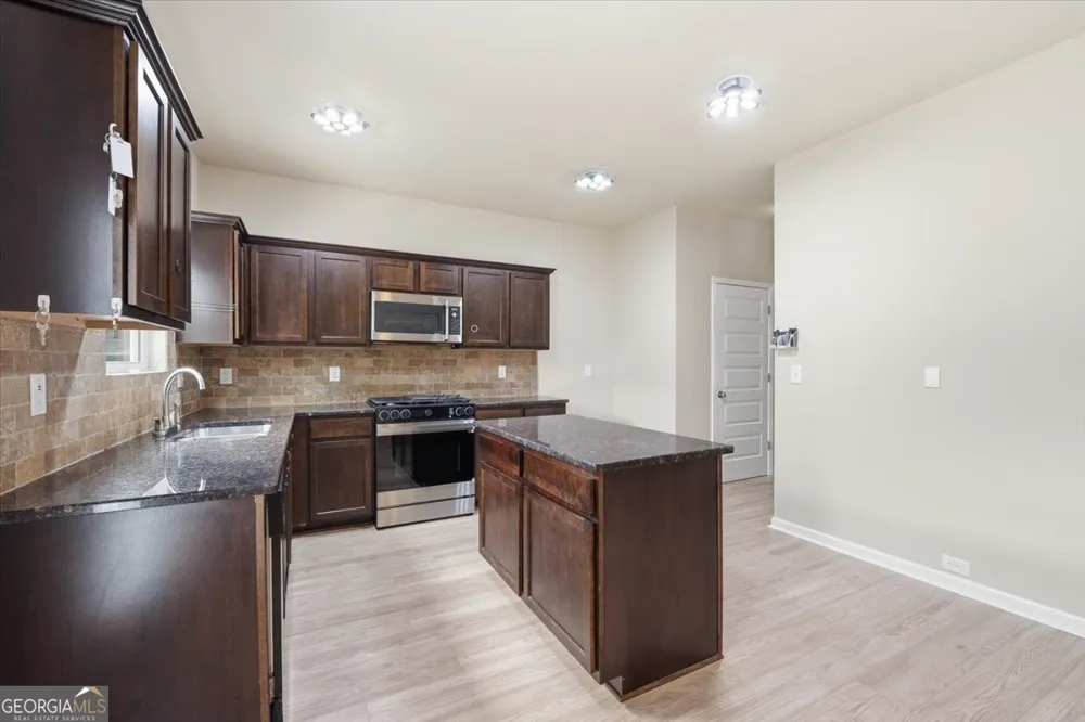 2466 Foxy DR Bethlehem, GA 30620