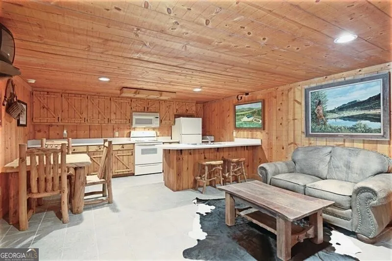 2320 Hardman RD Clarkesville, GA 30523