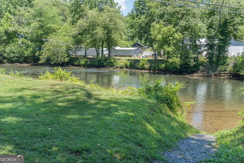 325 River Mountain RD Murphy, NC 28906