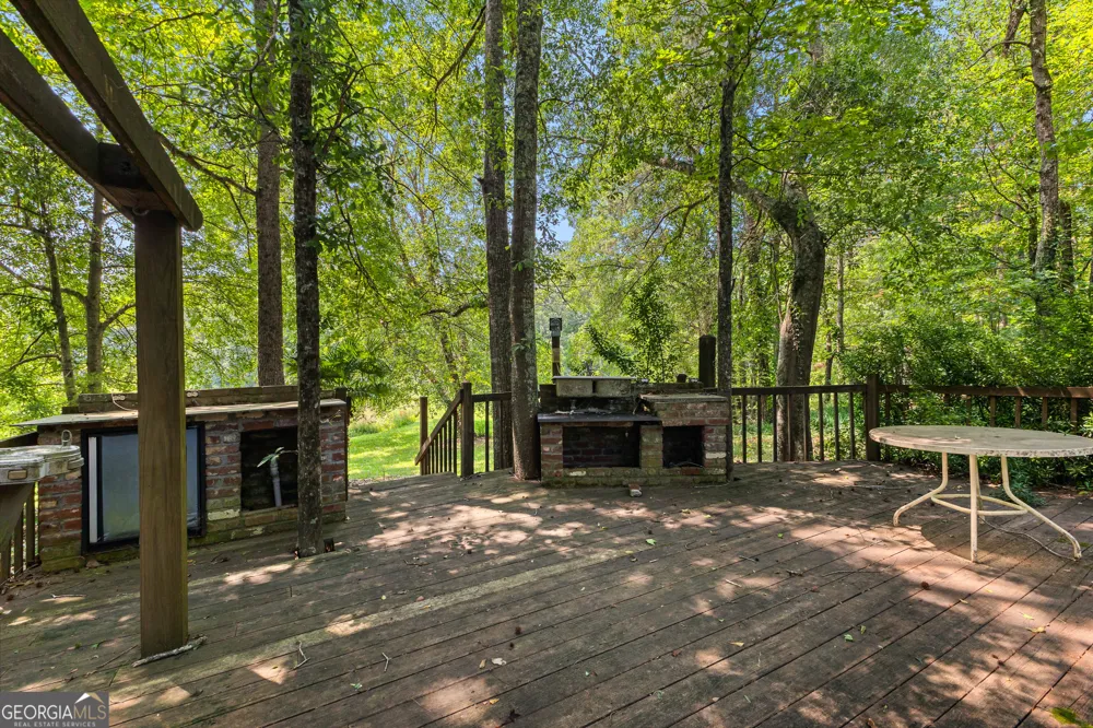 6536 Luthersville RD Gay, GA 30218