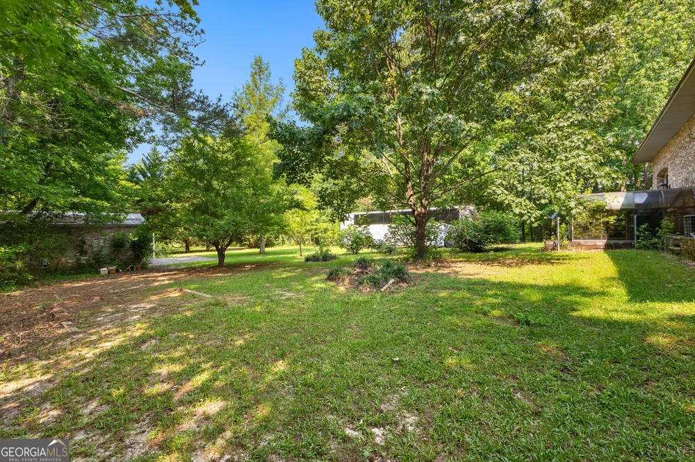 6536 Luthersville RD Gay, GA 30218