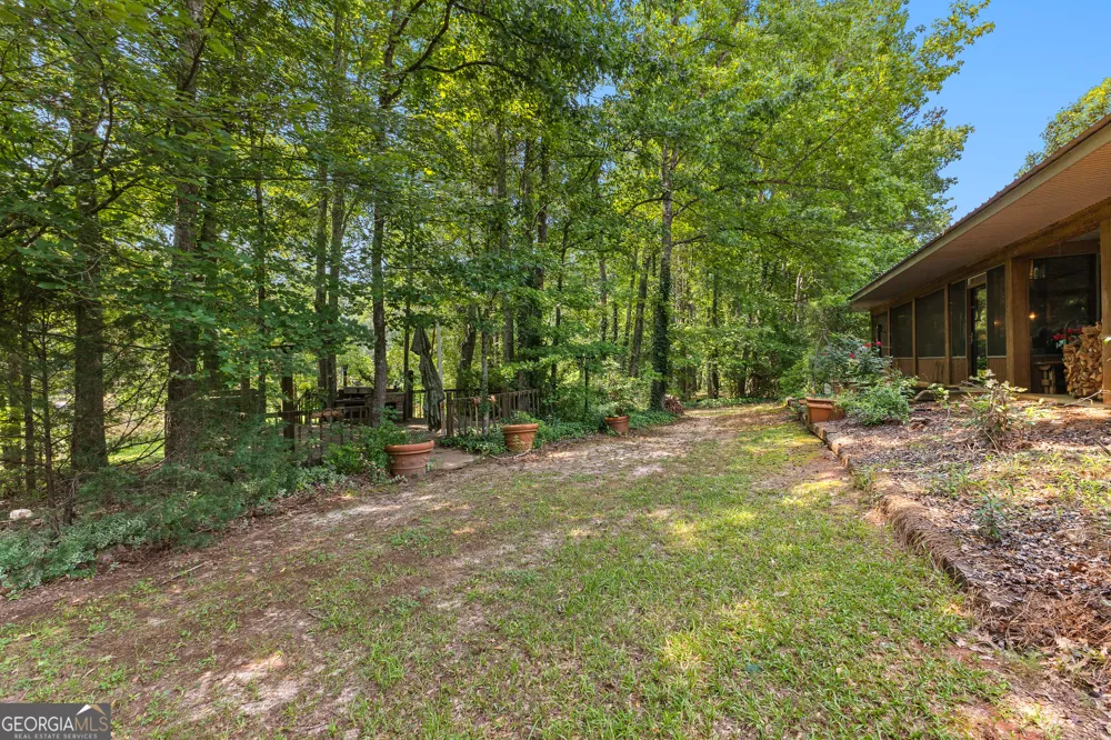 6536 Luthersville RD Gay, GA 30218