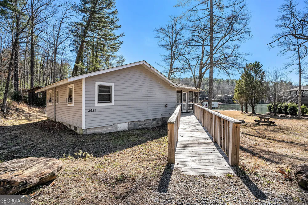 5622 Murray Cove RD Tiger, GA 30576