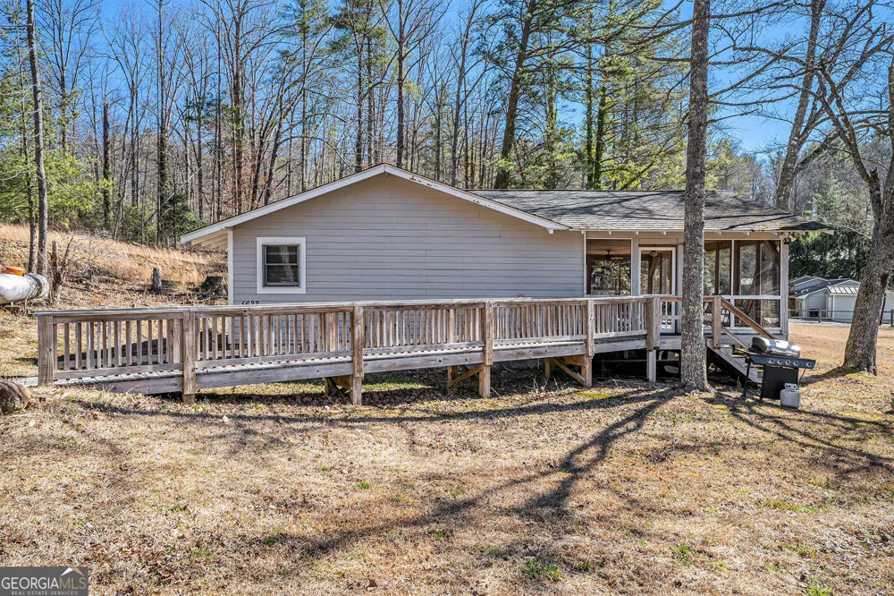 5622 Murray Cove RD Tiger, GA 30576