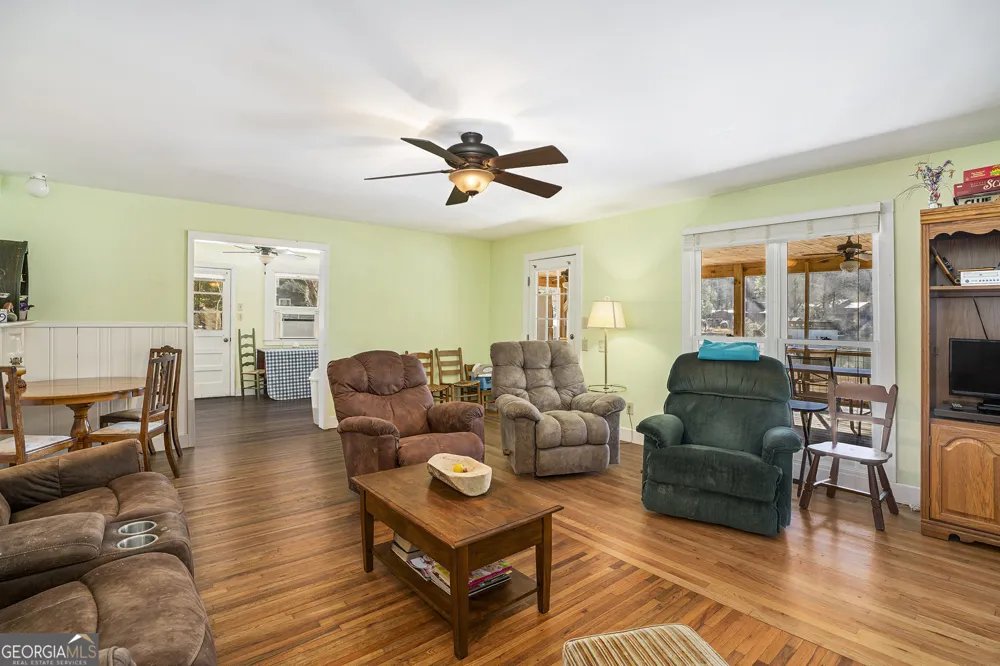 5622 Murray Cove RD Tiger, GA 30576