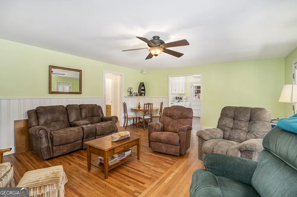 5622 Murray Cove RD Tiger, GA 30576