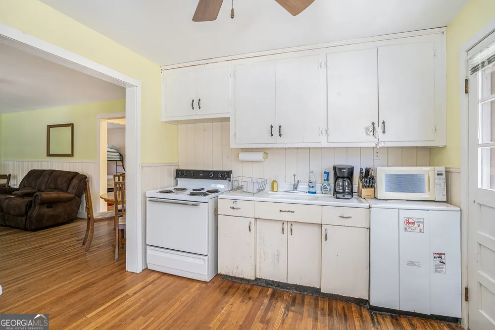 5622 Murray Cove RD Tiger, GA 30576