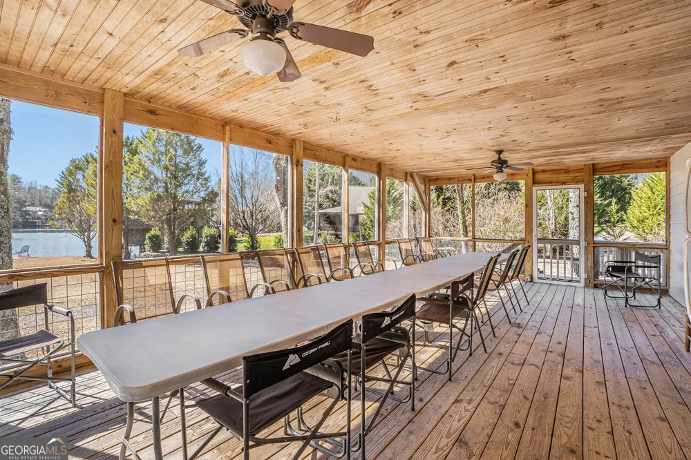 5622 Murray Cove RD Tiger, GA 30576